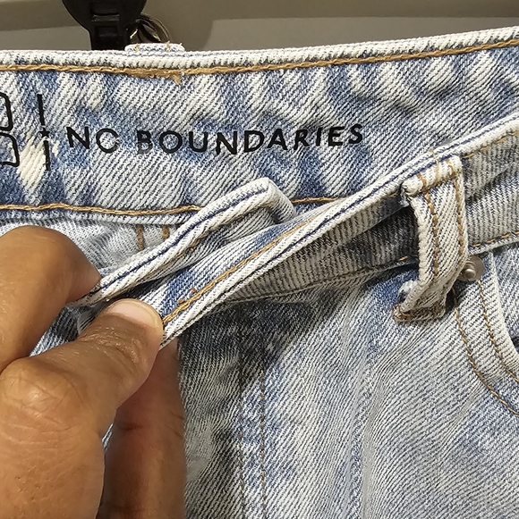 No Boundaries  Blue Jeans Size 9 - Picture 5 of 5
